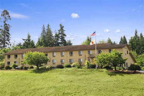 Super 8 by Wyndham Port Angeles at Olympic .